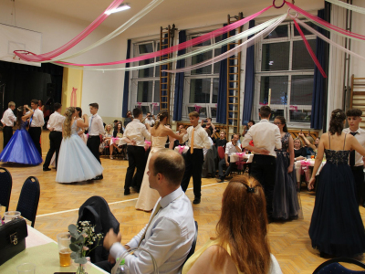 (Ne)tradiční 16. školní ples ZŠ a MŠ Archlebov